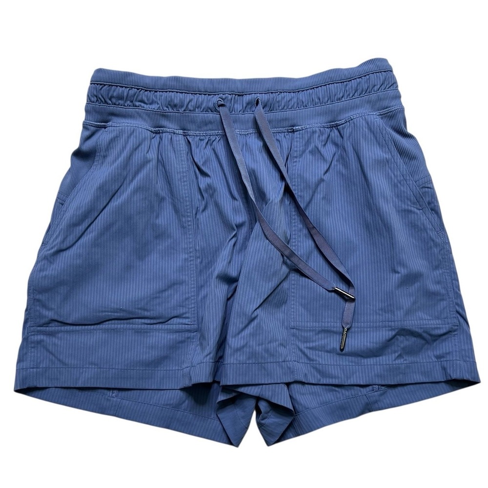 Lululemon Beyond the Studio Shorts Women 4 Pinstripe LW7CCGS Mid-Rise Active